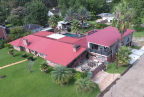 Doc's - 10,000 sq ft of Louisiana Luxury